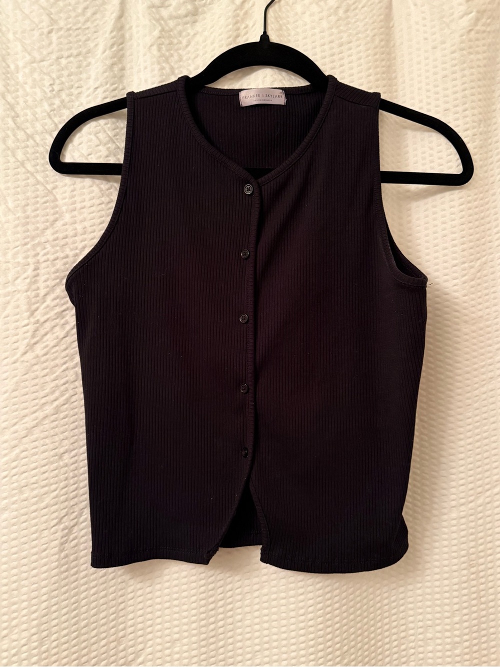 Frankee & Skylarr Vest Sleeveless Button Front Top Tank Sz M Black Stretch Rib